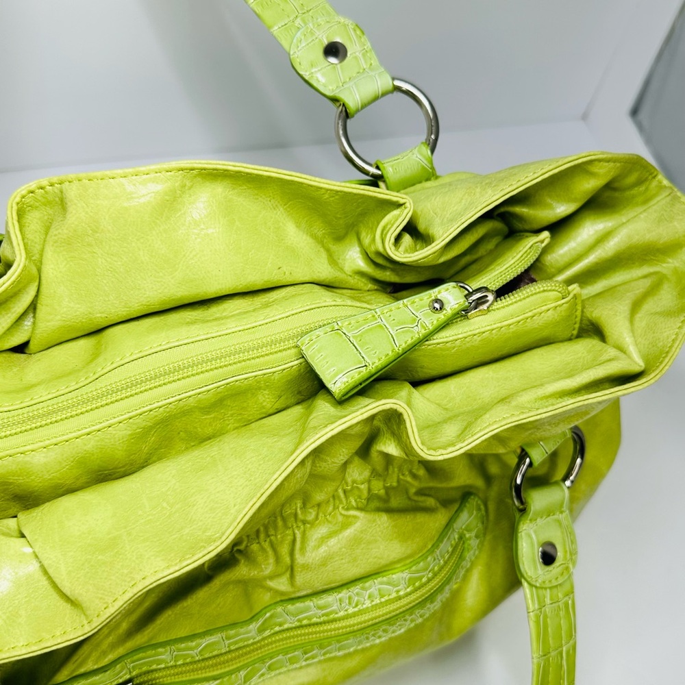 Betty Boop Lime Green Slouch Shoulder Bag - Picture 3 of 13